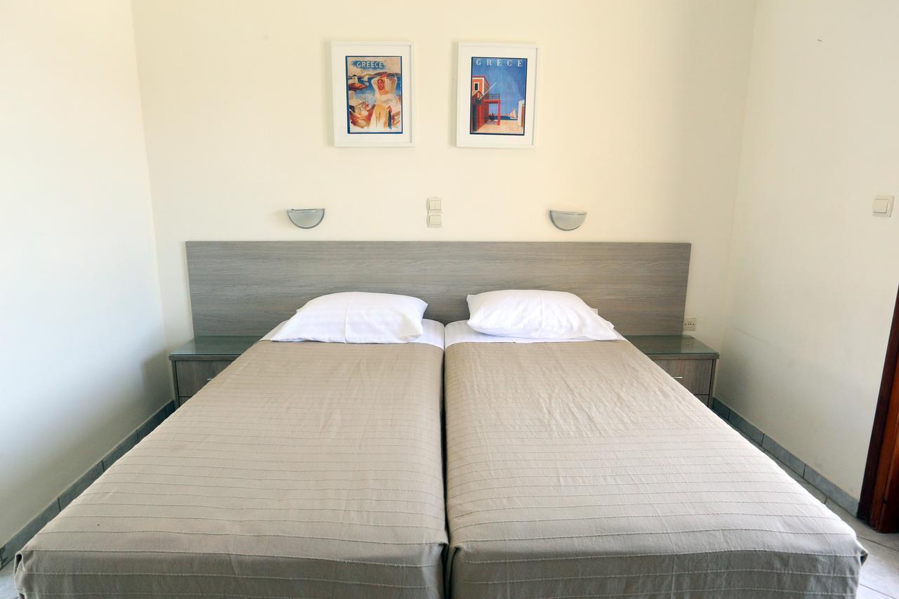 Agia Marina  Hotel Karyatides מראה חיצוני תמונה
