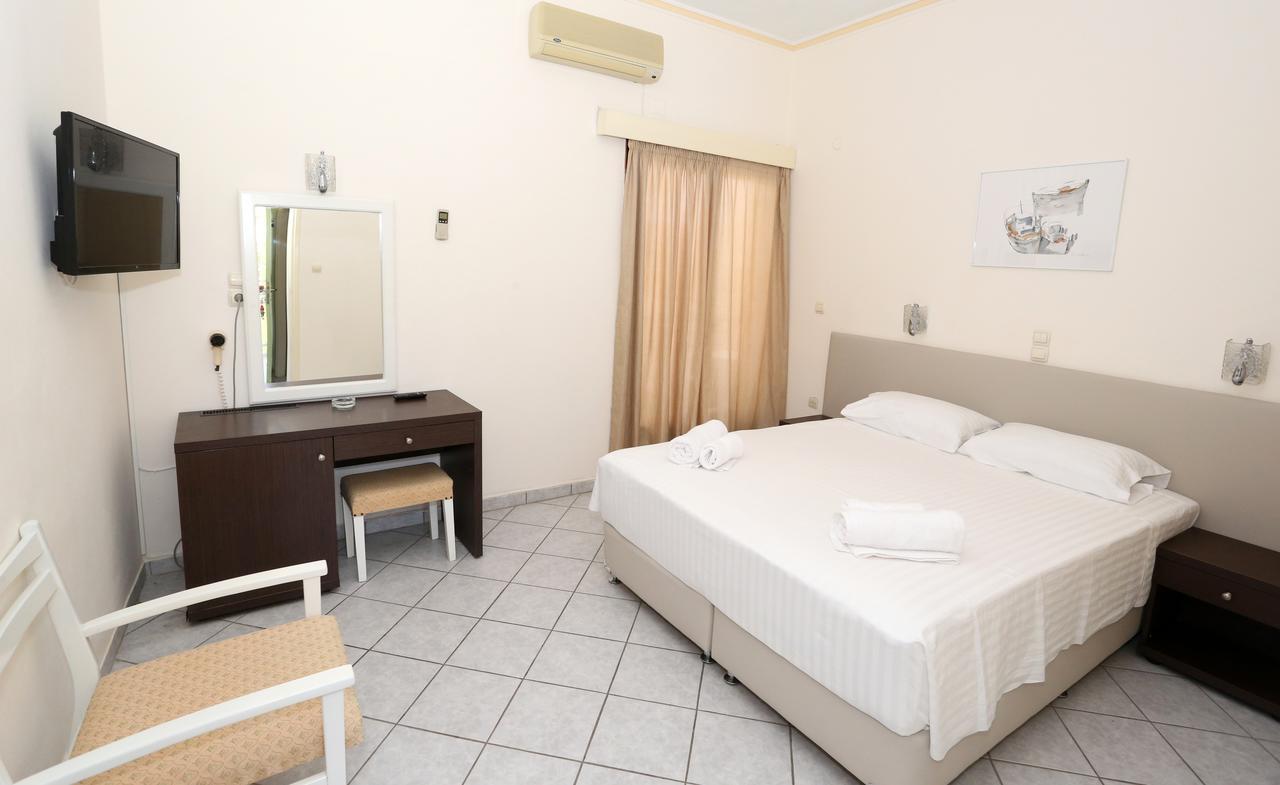Agia Marina  Hotel Karyatides מראה חיצוני תמונה