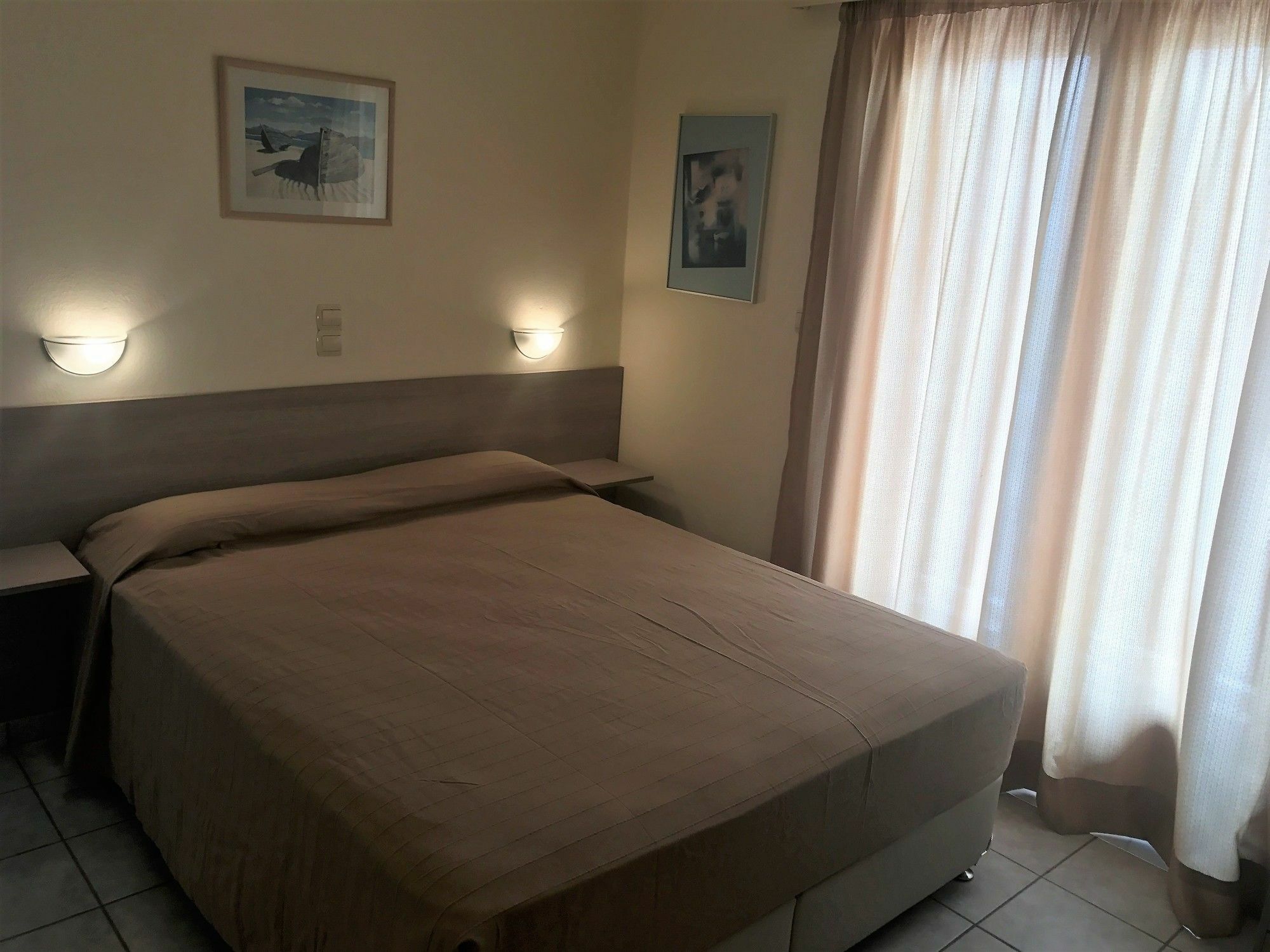 Agia Marina  Hotel Karyatides מראה חיצוני תמונה