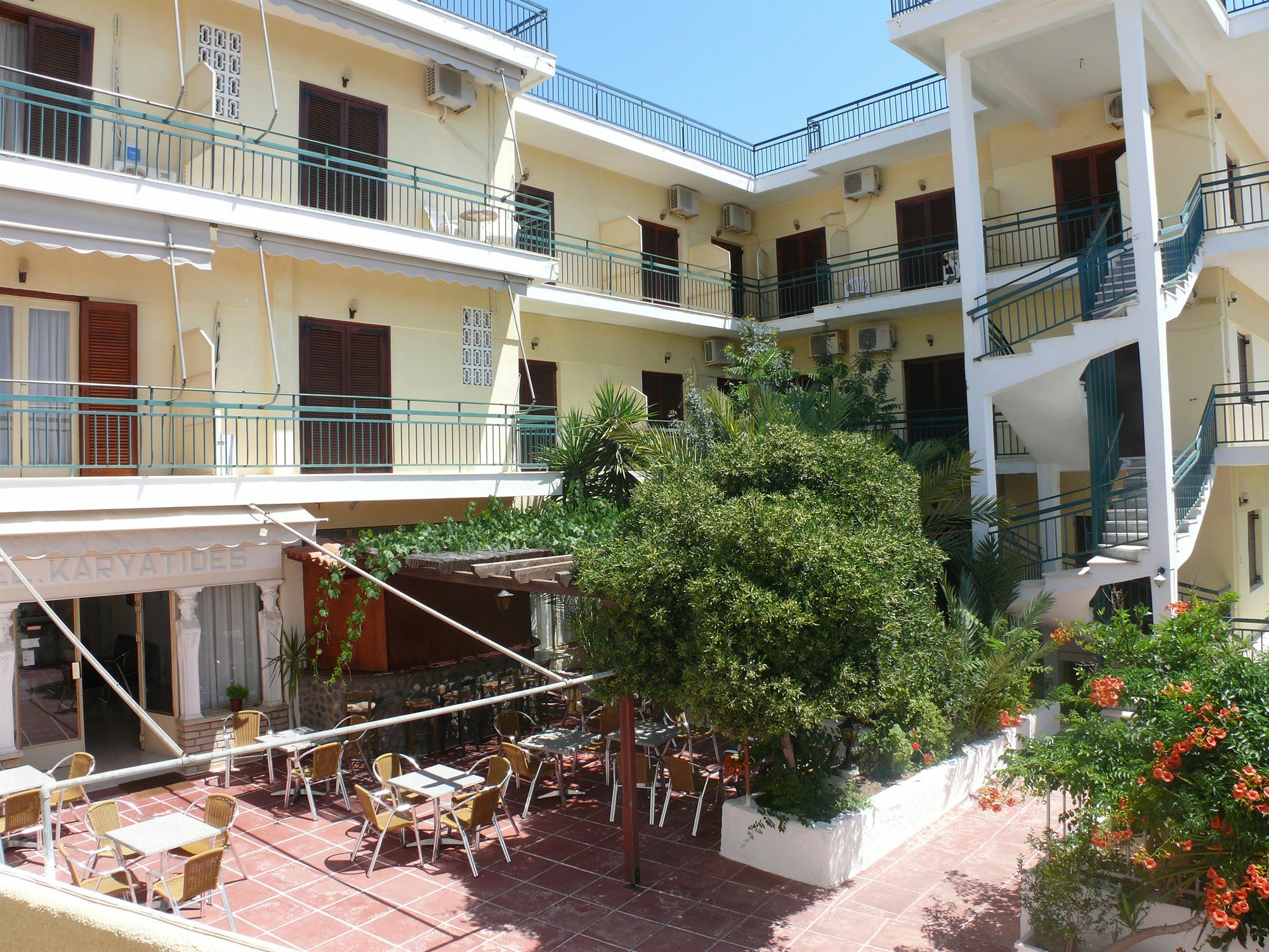 Agia Marina  Hotel Karyatides מראה חיצוני תמונה